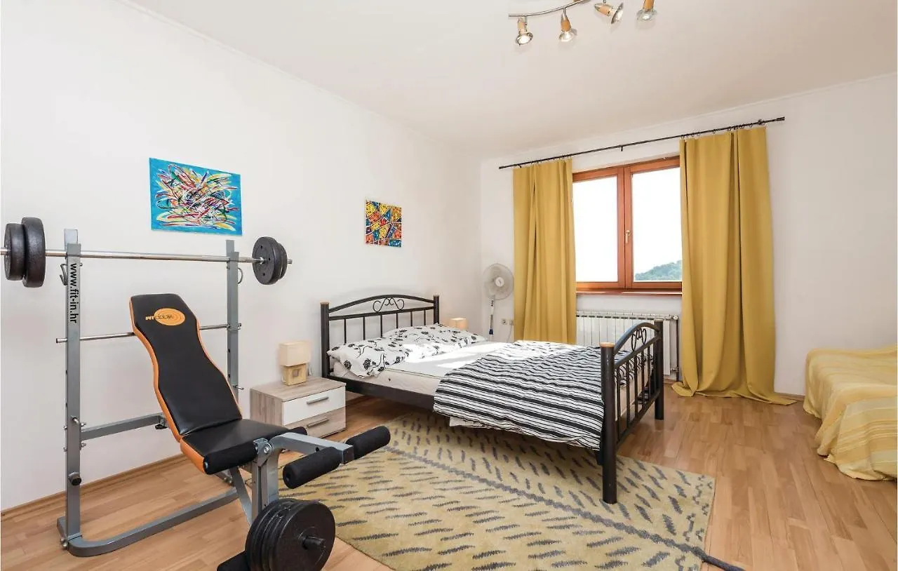 3 Bedroom Awesome Home In Mundanije 0*,  Croatia