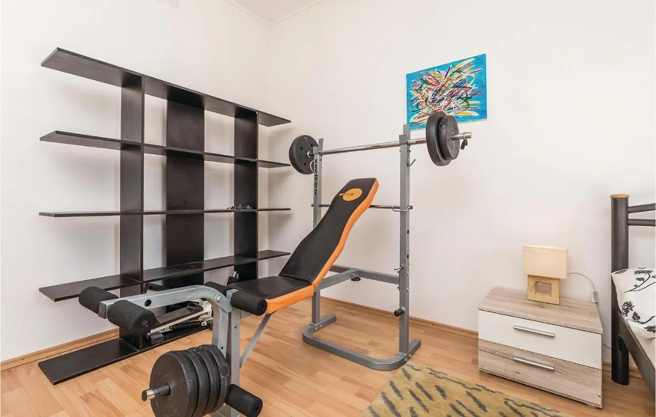 3 Bedroom Awesome Home In Mundanije