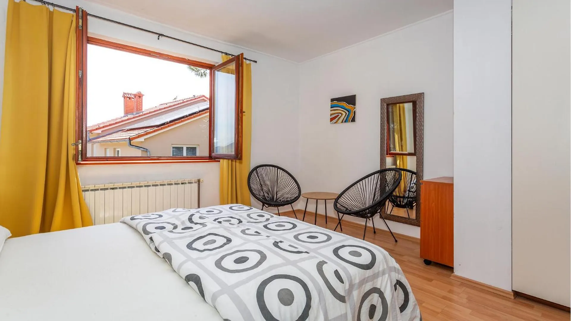3 Bedroom Awesome Home In Mundanije Holiday home