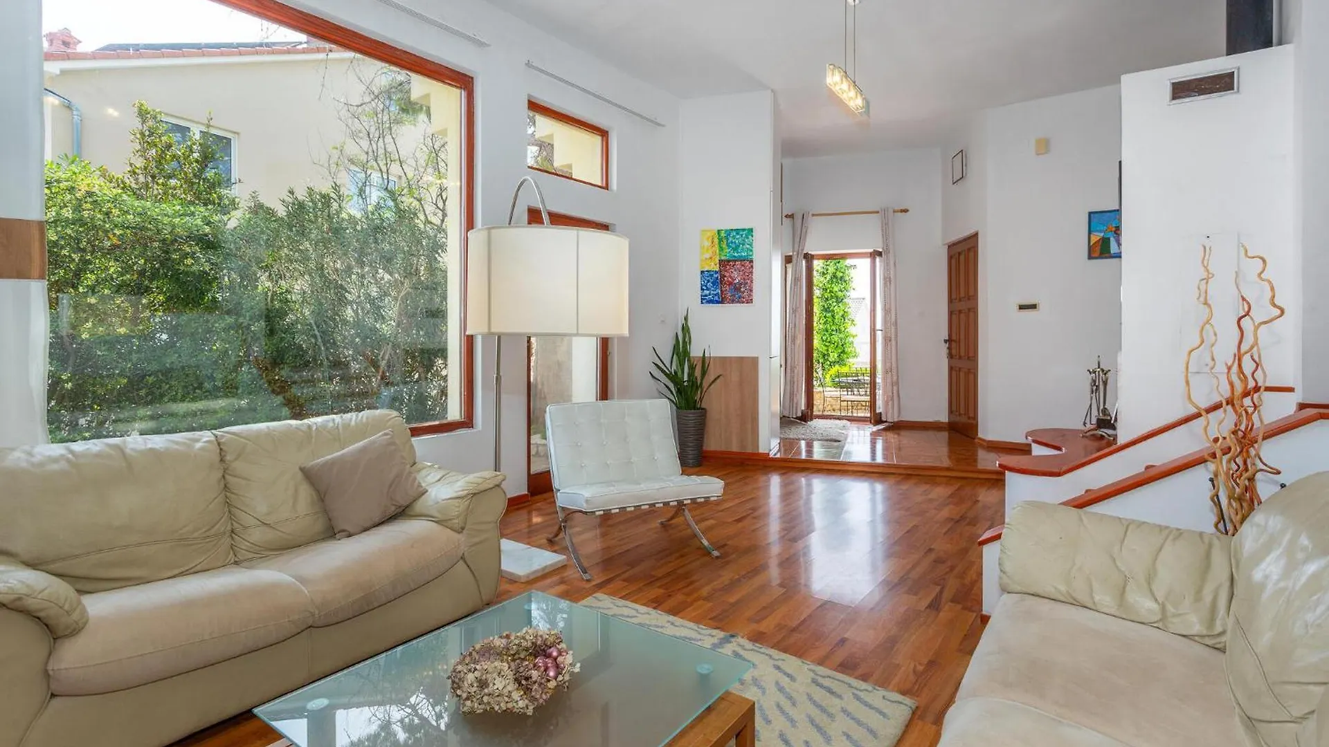 3 Bedroom Awesome Home In Mundanije 0*,